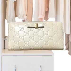 Gucci Guccissima Interlocking Round Zipper Wallet Ribbon, White